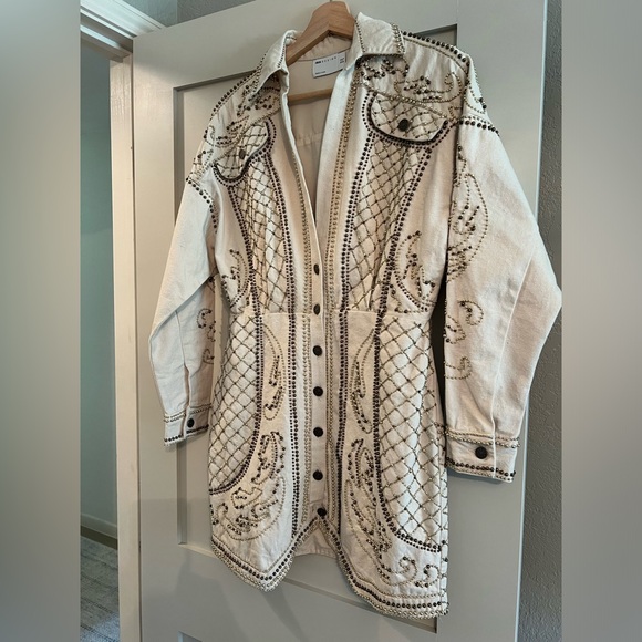 ASOS Design structured mini dress with pearl embellishments 8 - Picture 4 of 15